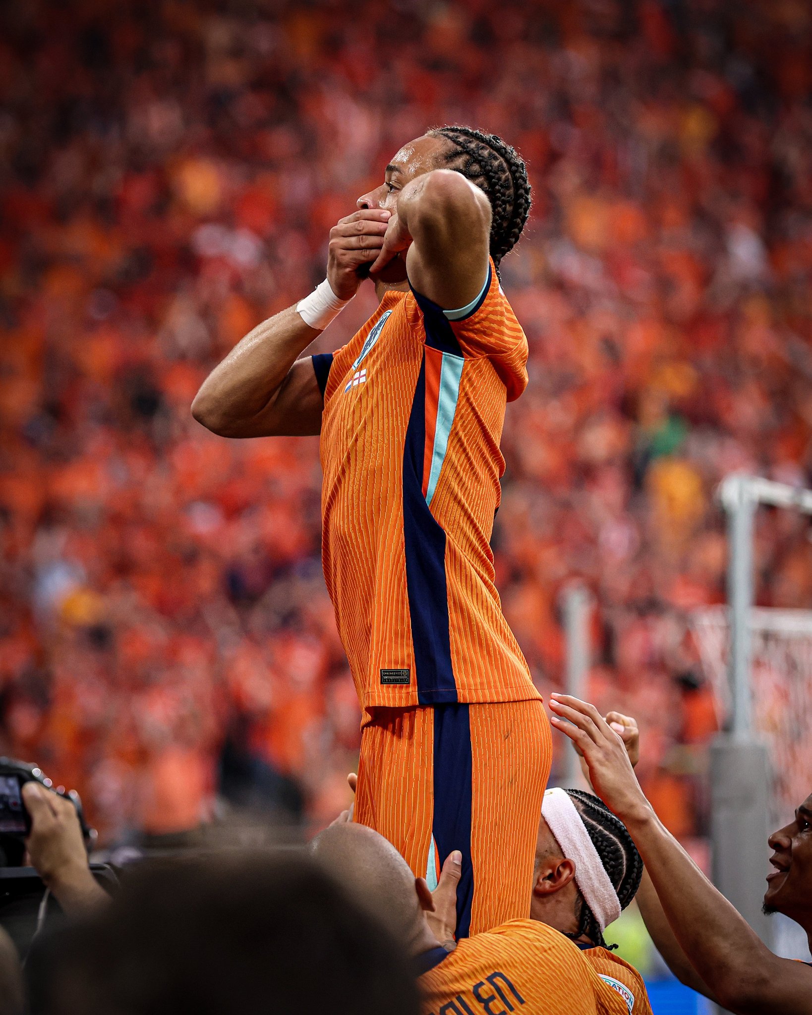 -欧国联赛场上，英格兰国家队喜迎八连胜的壮举的简单介绍