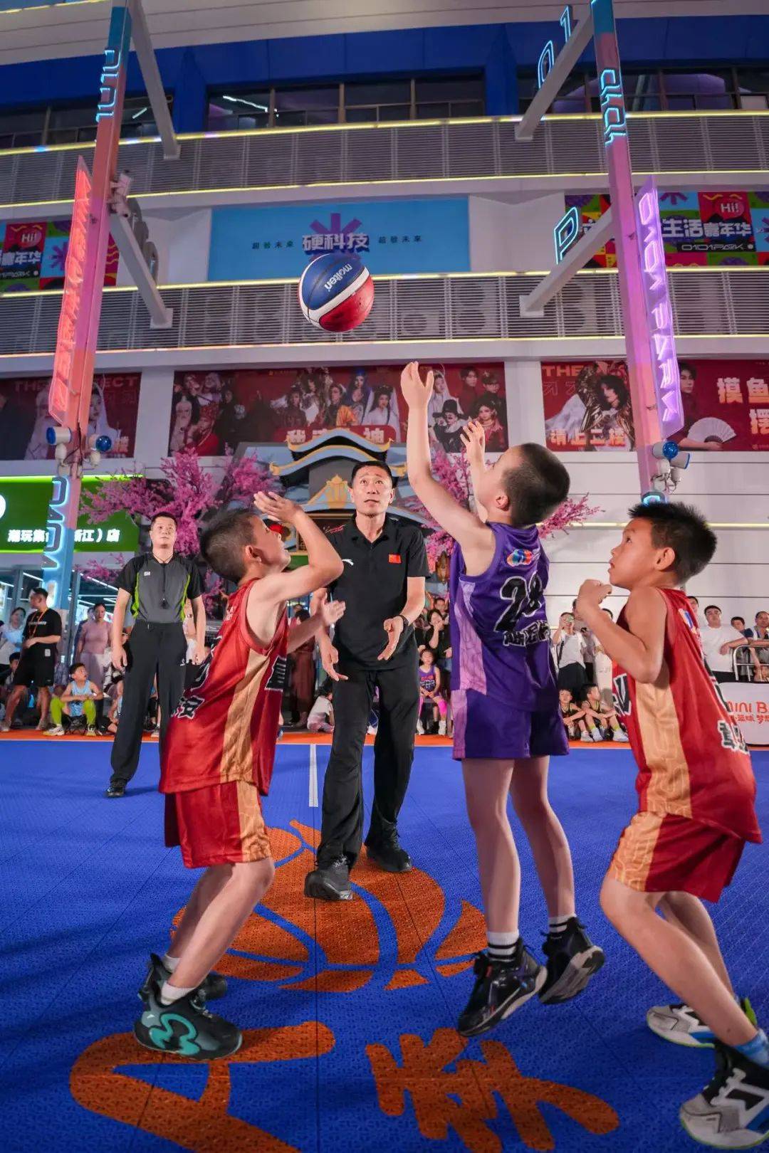 im电游-篮球赛事引发球迷狂热，激情擂台争锋的简单介绍