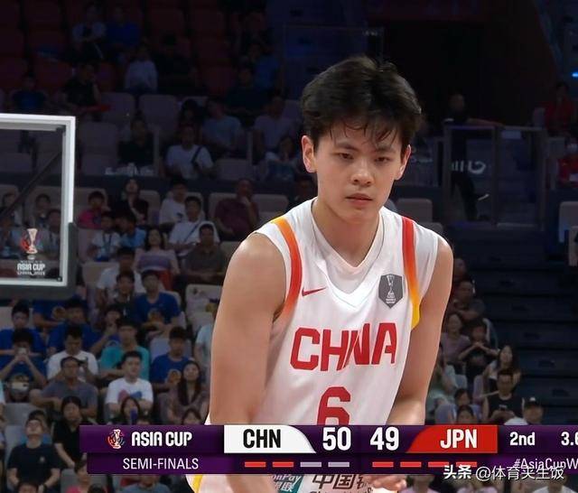 秦晓雯进攻火力全开,助湖南女篮获胜 秦晓雯进攻火力全开,助湖南女篮获胜