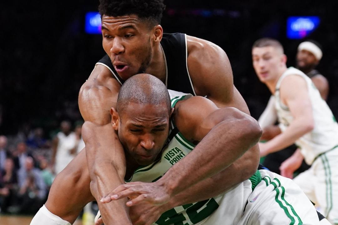 -雄鹿当家球星大爆发，独揽+得分