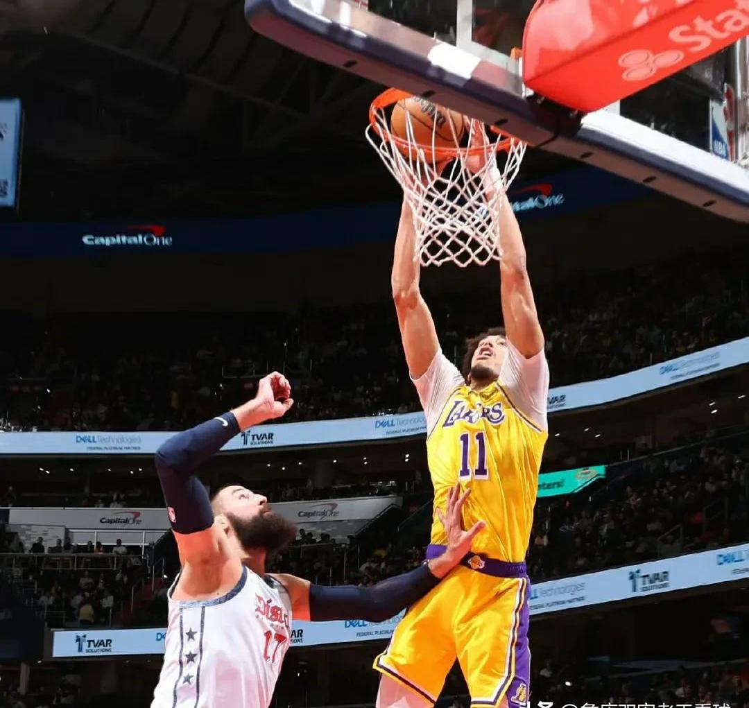 关于NBA季前赛:湖人战胜猛龙,浓眉表现抢眼的信息 关于NBA季前赛:湖人战胜猛龙,浓眉表现抢眼的信息