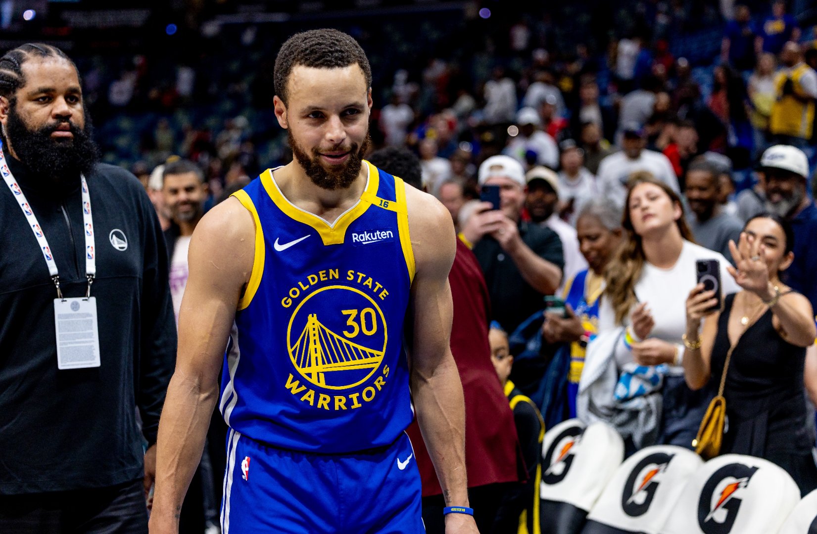 勇士客场胜灰熊队,库里砍下28分 勇士客场胜灰熊队,库里砍下28分