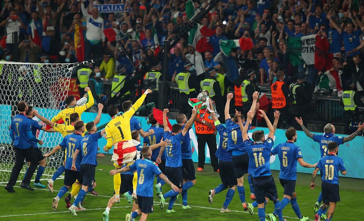 im电游-包含瑞士队在客场对阵扎拿时表现出色，赢得比赛的词条