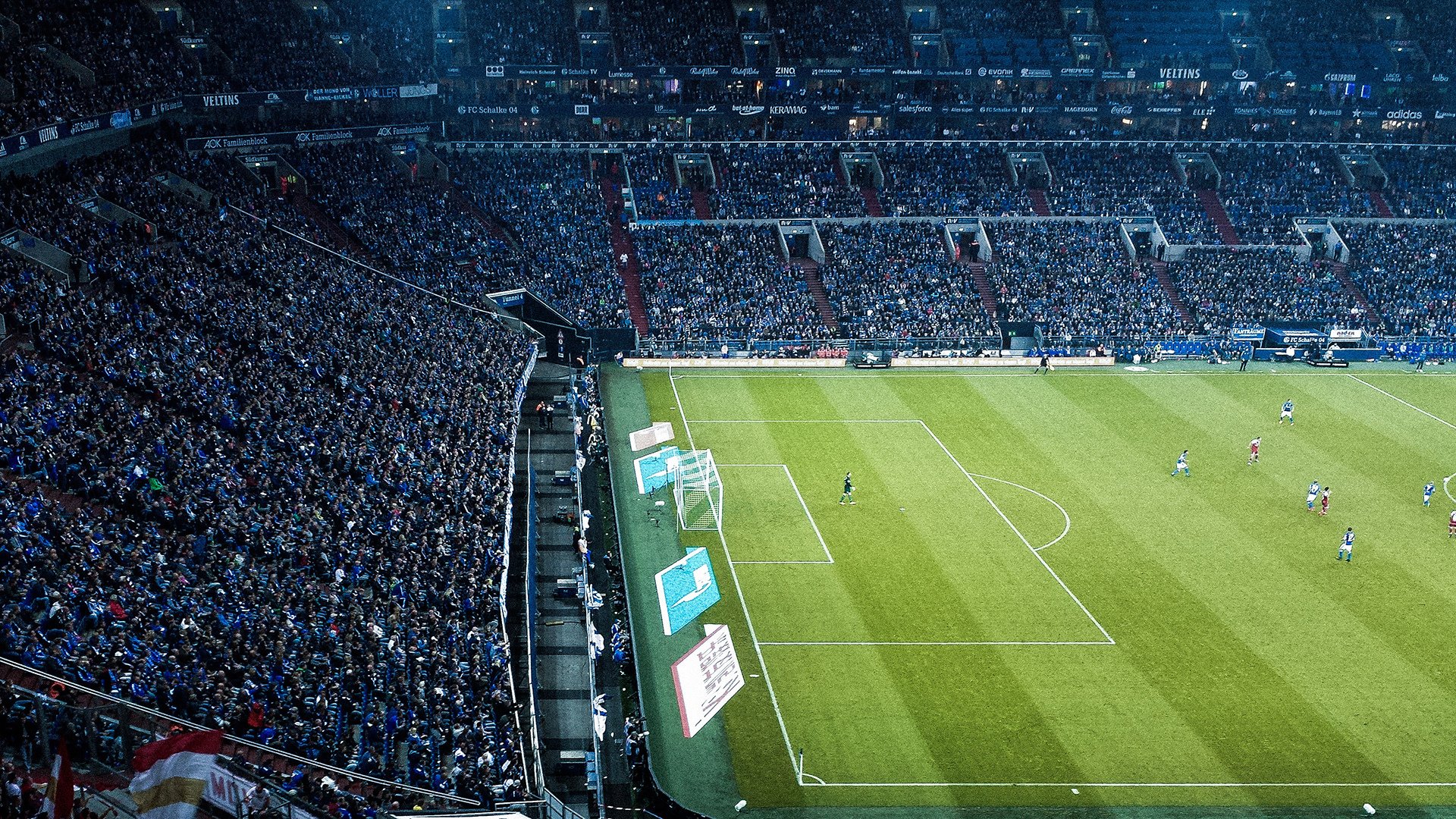 im电游游戏-指挥家皮克，在梦剧场的草皮上，为失控的曼联重谱胜利乐章