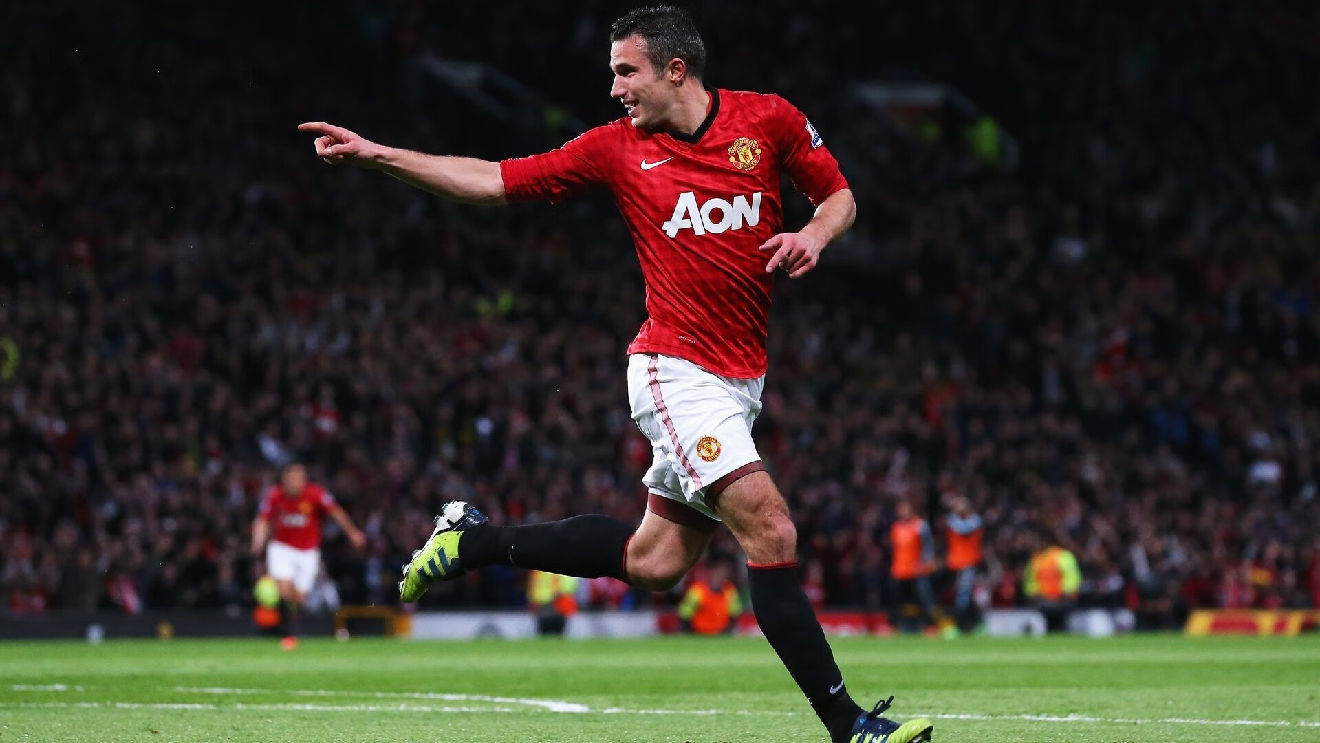 IM电竞游戏-双雄并起，当曼城铁蹄踏碎葡萄牙，莱万擎旗重掌胜利权杖