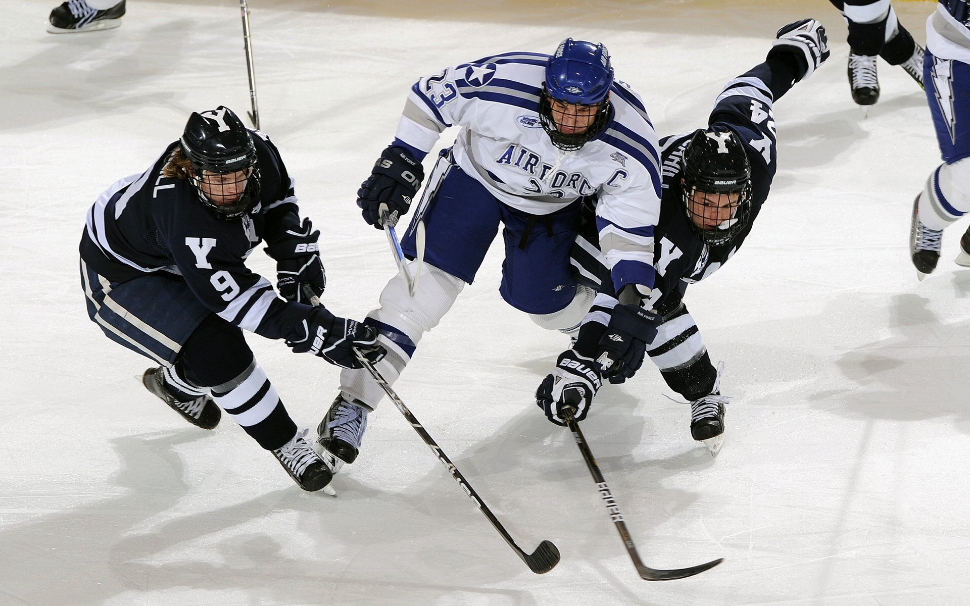 奥恰洛夫，擎天一柱！德国男团险胜奥地利，他一人撑起整支队伍