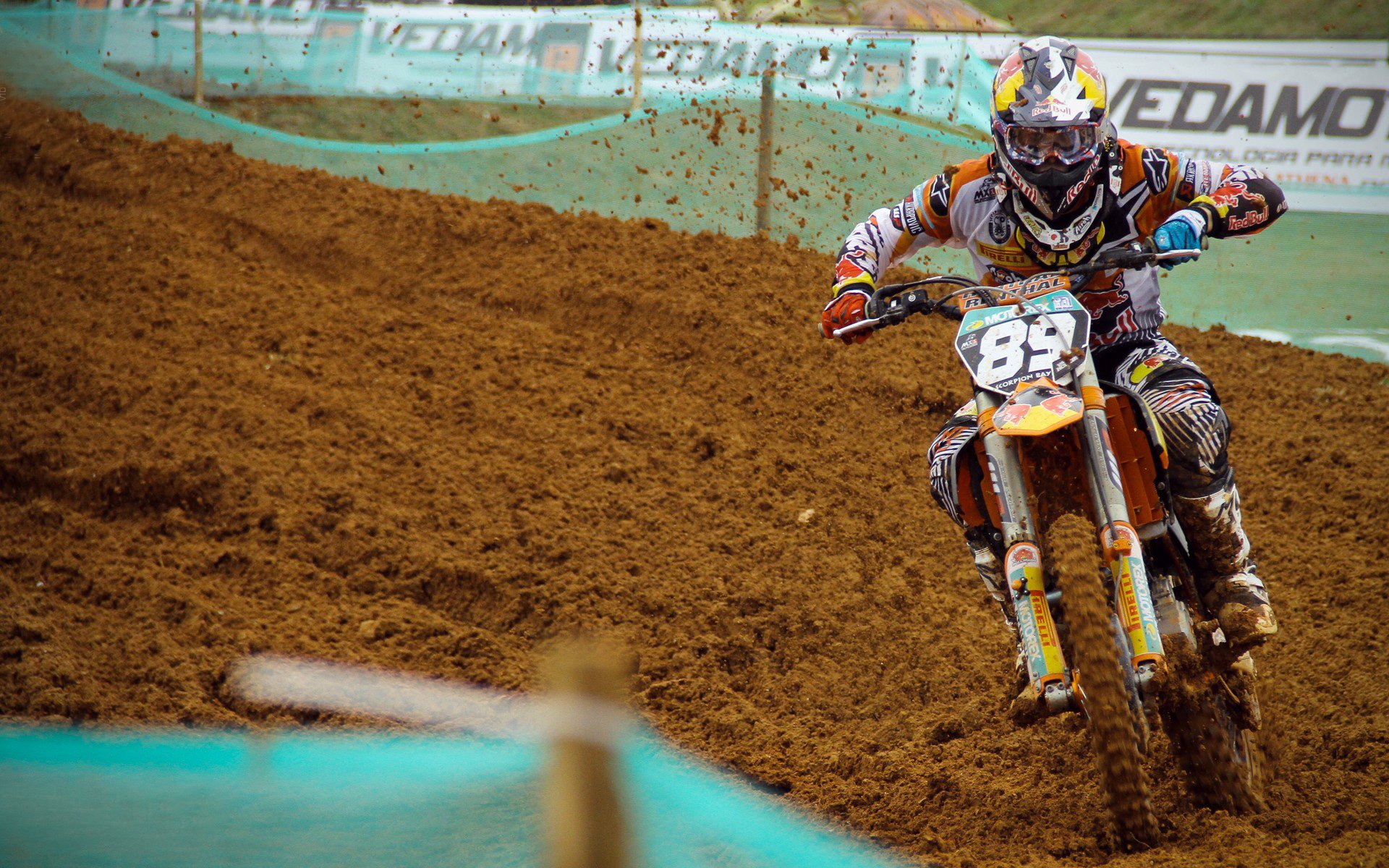 im电竞下载-双线传奇，西班牙战阵横扫墨西哥，德布劳内孤勇者点燃赛场—艺术足球与孤勇者的交响